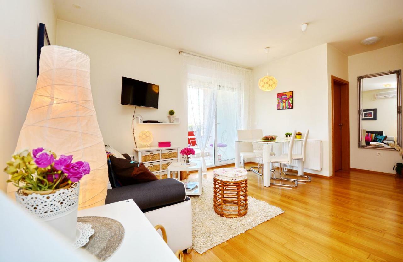 Apartment Vacation In Zadar - Mirna Exterior photo