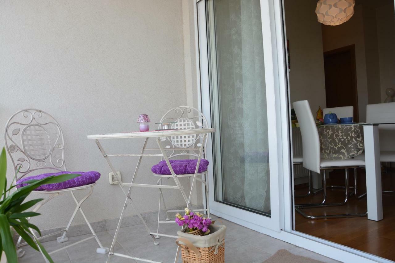 Apartment Vacation In Zadar - Mirna Exterior photo