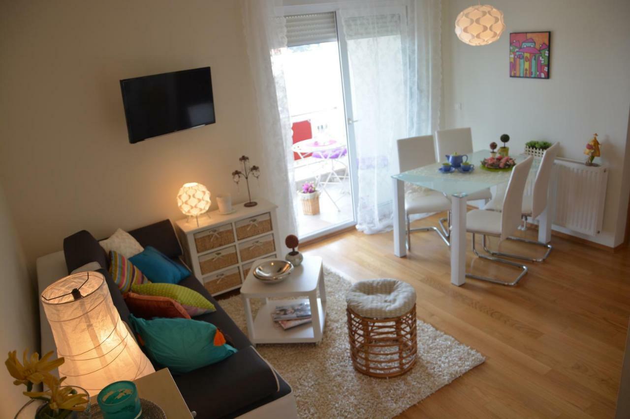 Apartment Vacation In Zadar - Mirna Exterior photo