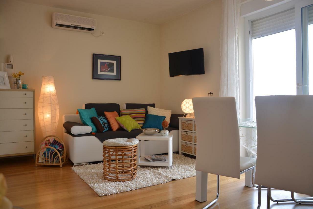 Apartment Vacation In Zadar - Mirna Exterior photo