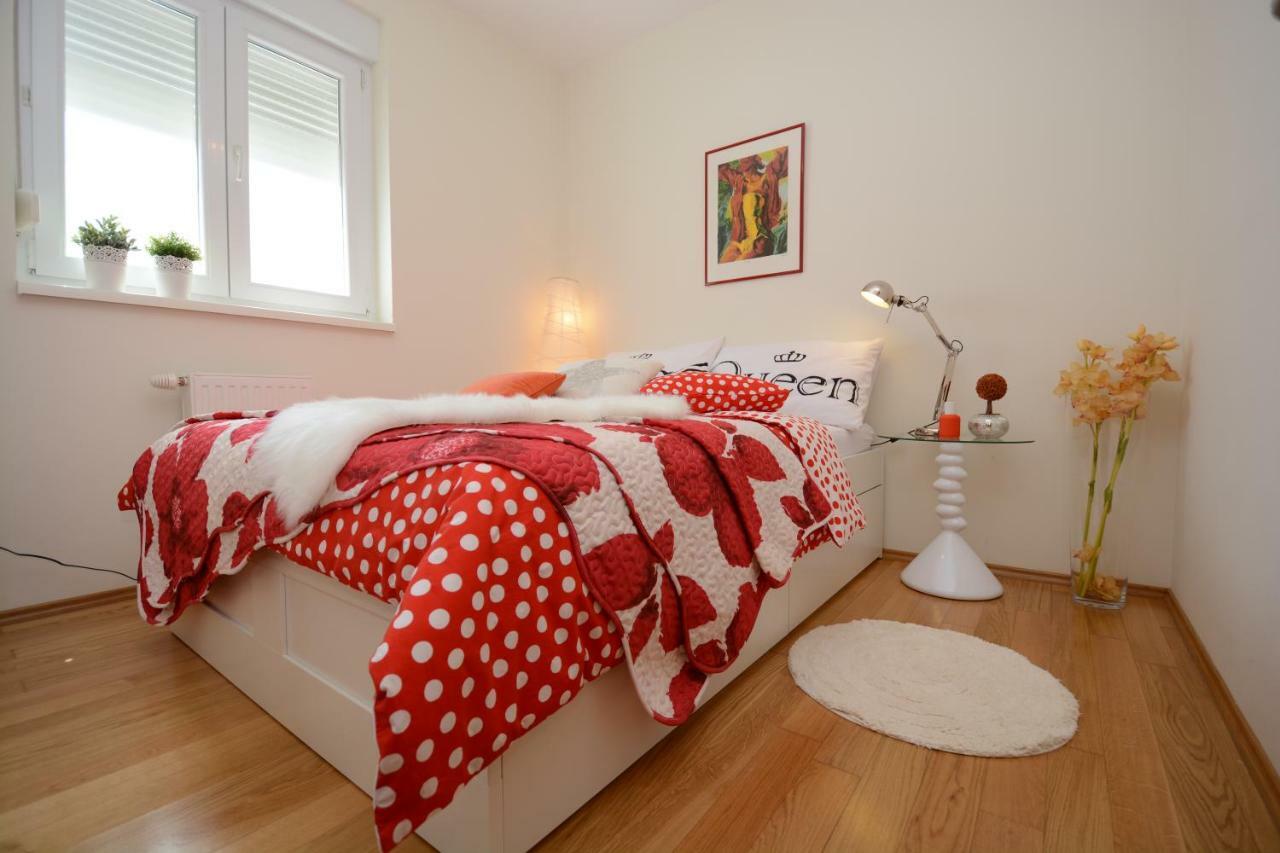 Apartment Vacation In Zadar - Mirna Exterior photo